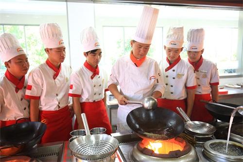 学厨师的年龄,学厨师的最佳年龄