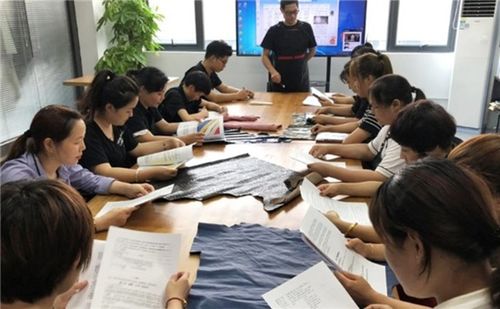 深圳皮具护理培训学校,护工学费是多少？学校在那里啊？