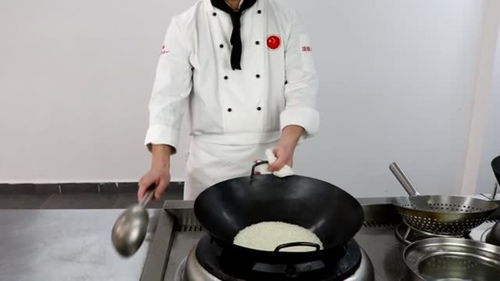学厨师怎样翻锅,厨师翻锅技巧?