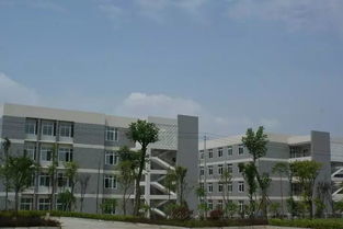 四川旅游学院专业收分,四川旅游学院的学费是多少，加上住宿费大概是多少，如果职中考进去需要多少分？