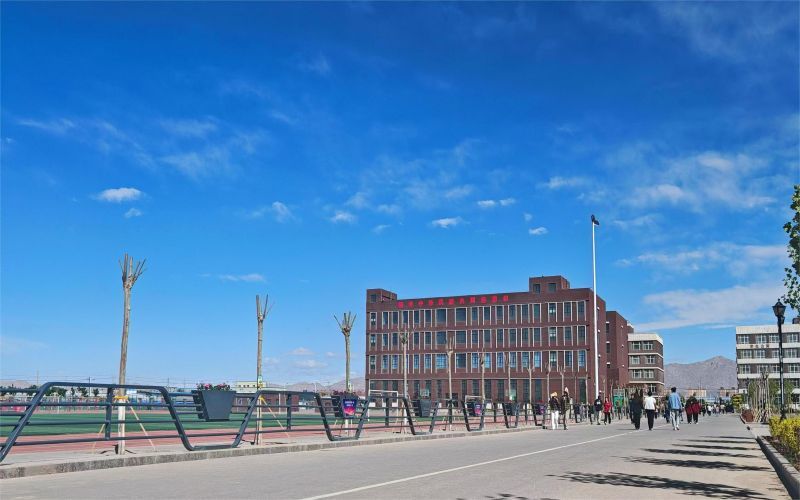 阿克苏工业职业技术学院