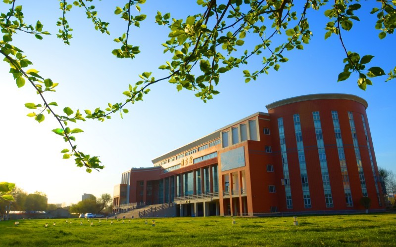 新疆农业职业技术大学