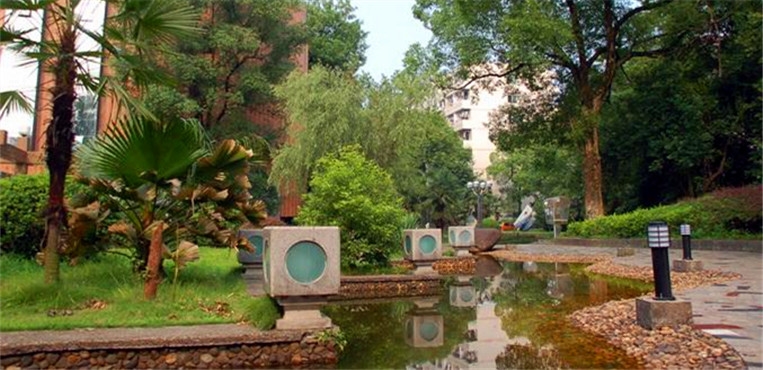 景德镇艺术职业大学