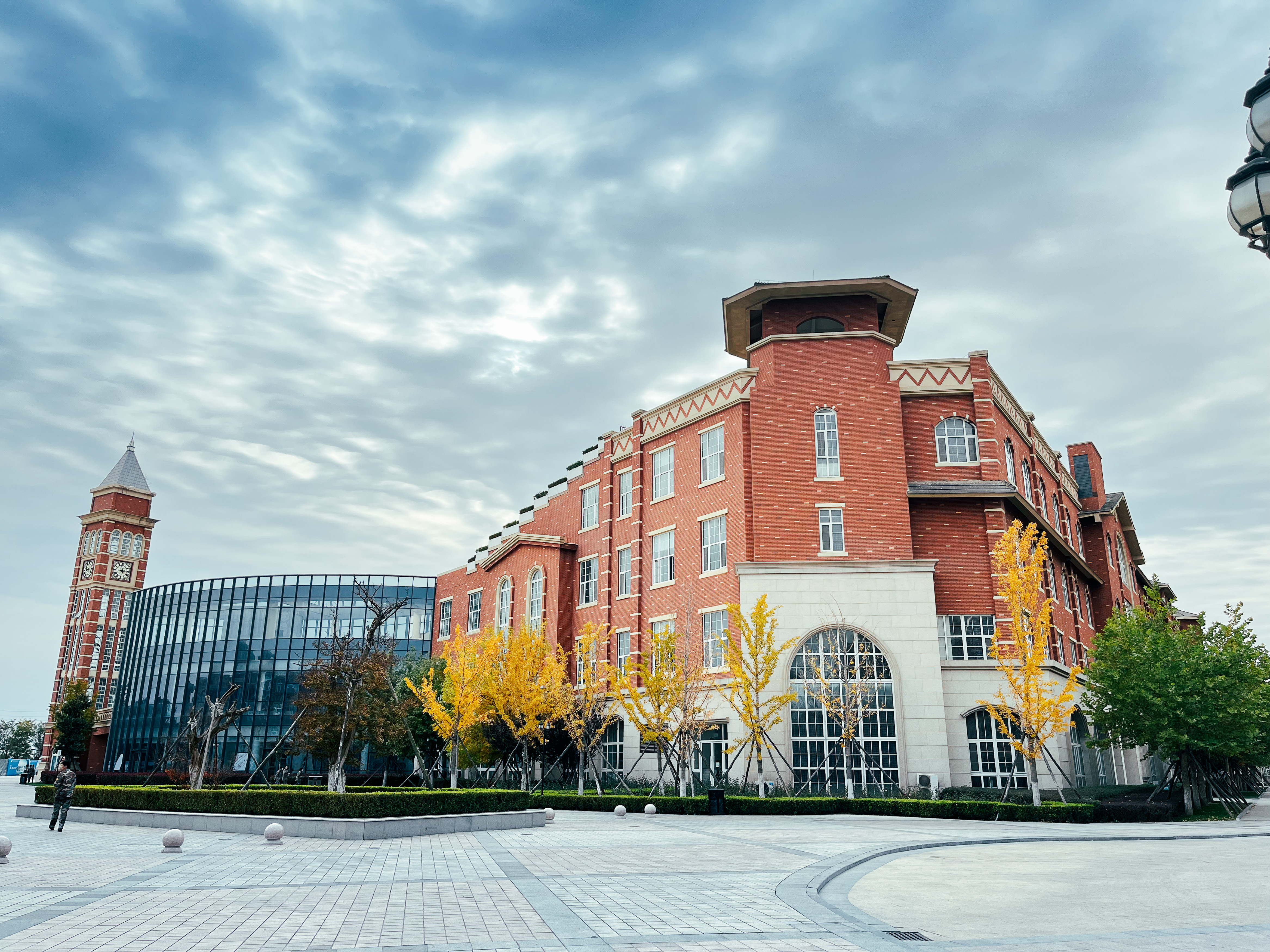 青岛航空科技职业学院