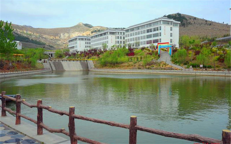 潍坊工程职业学院