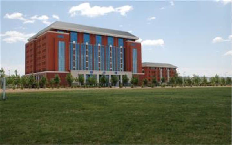 鹤壁能源化工职业学院