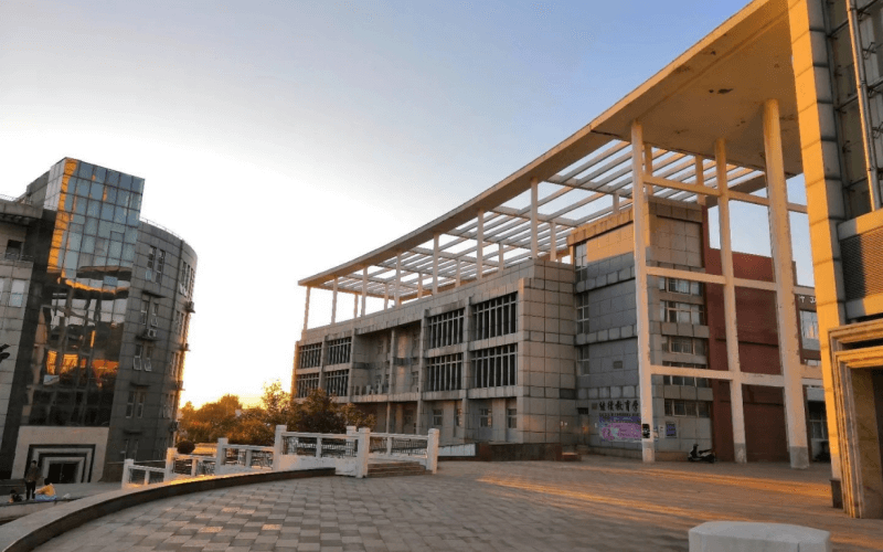 郑州城市职业学院