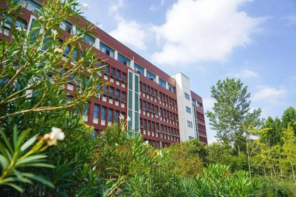 郑州电子商务职业学院