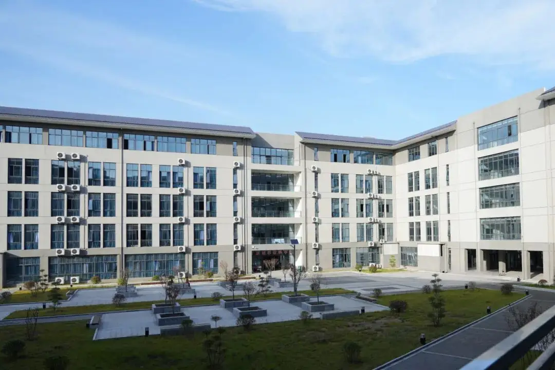 郑州医药健康职业学院