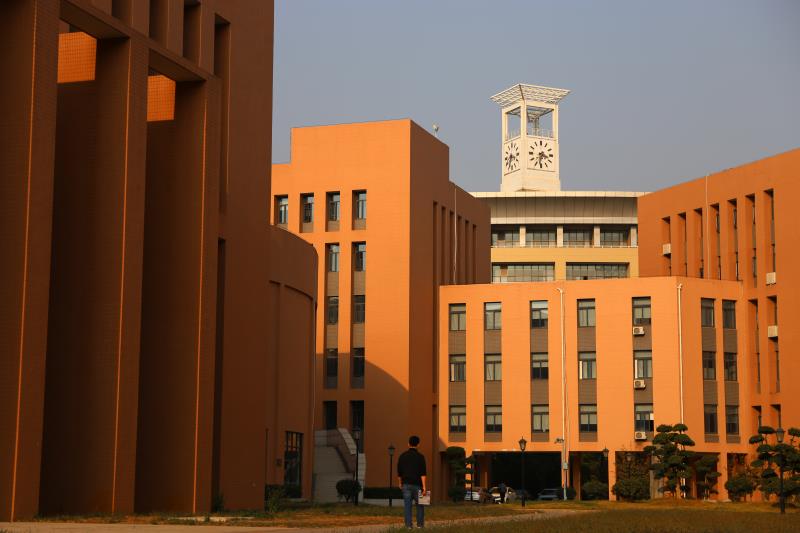 武汉科技大学