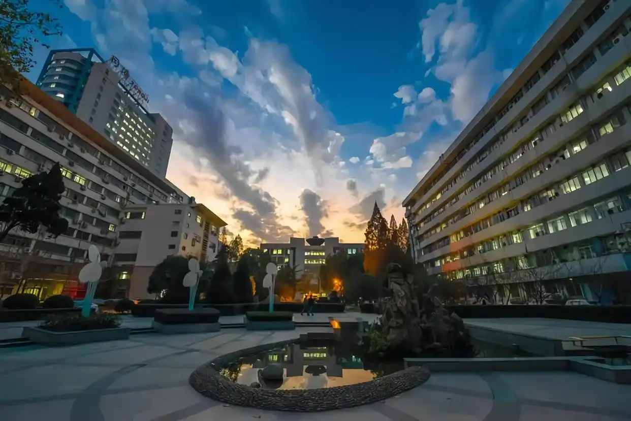 华中科技大学同济医学院