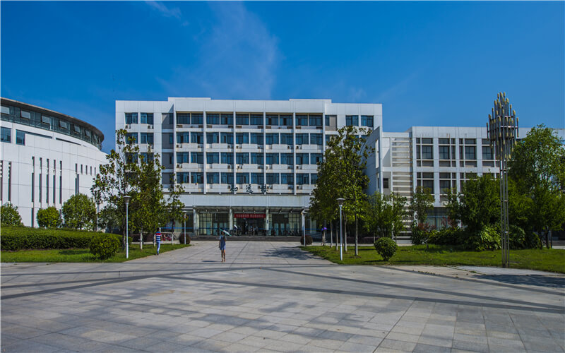 湖北大学知行学院