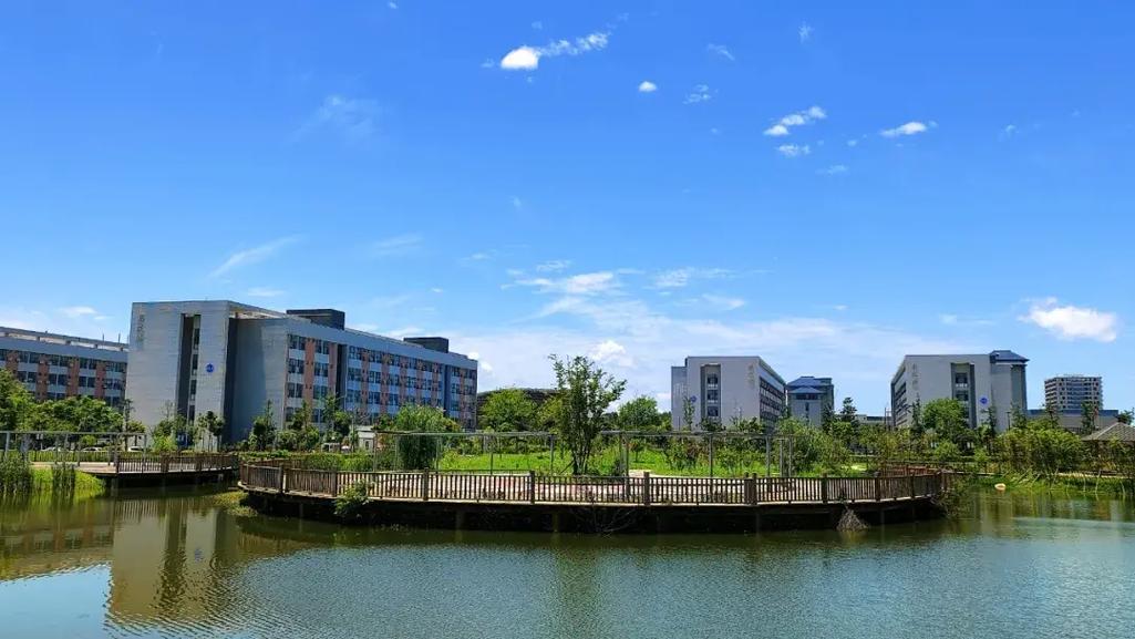 襄阳科技职业学院