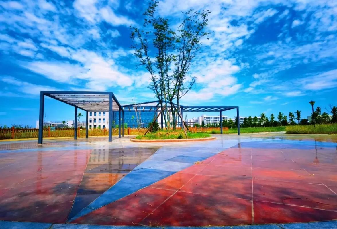 襄阳科技职业学院