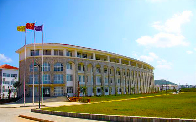 三亚理工职业学院