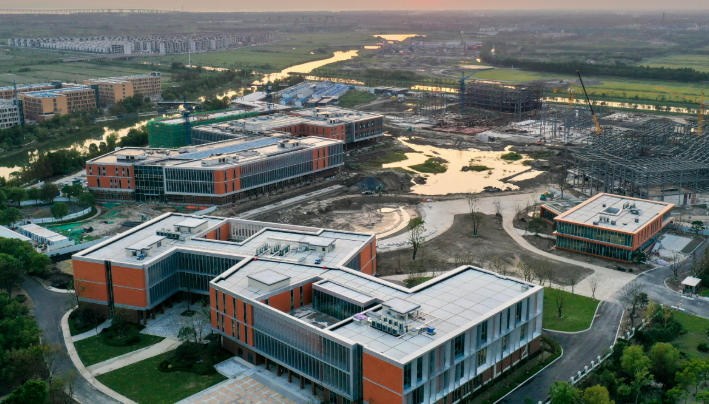 上海外国语大学贤达经济人文学院