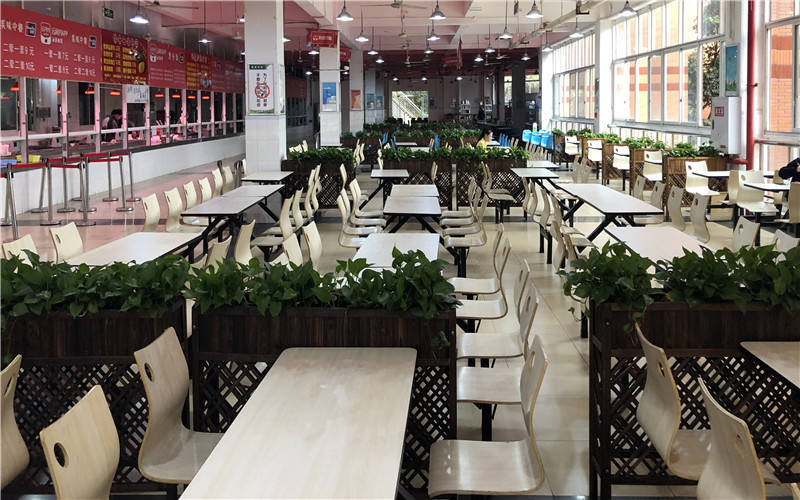 重庆外语外事学院