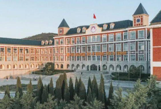 大连枫叶职业技术学院