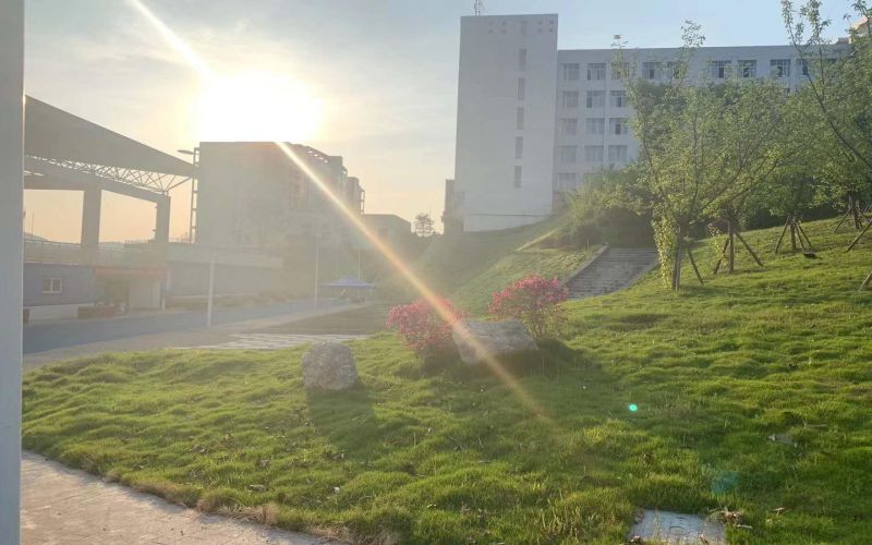 南充科技职业学院