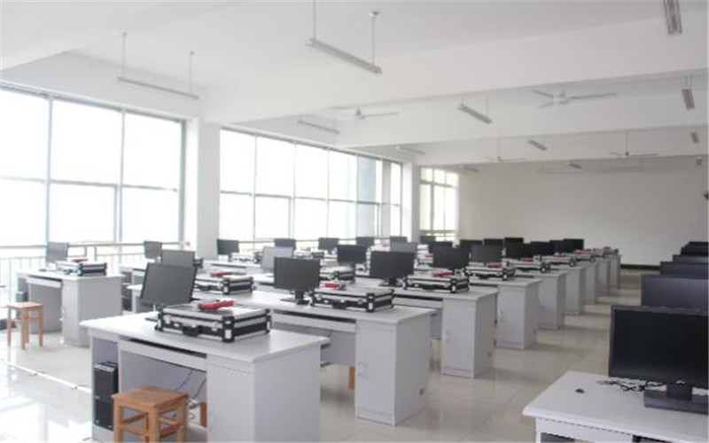 德阳科贸职业学院